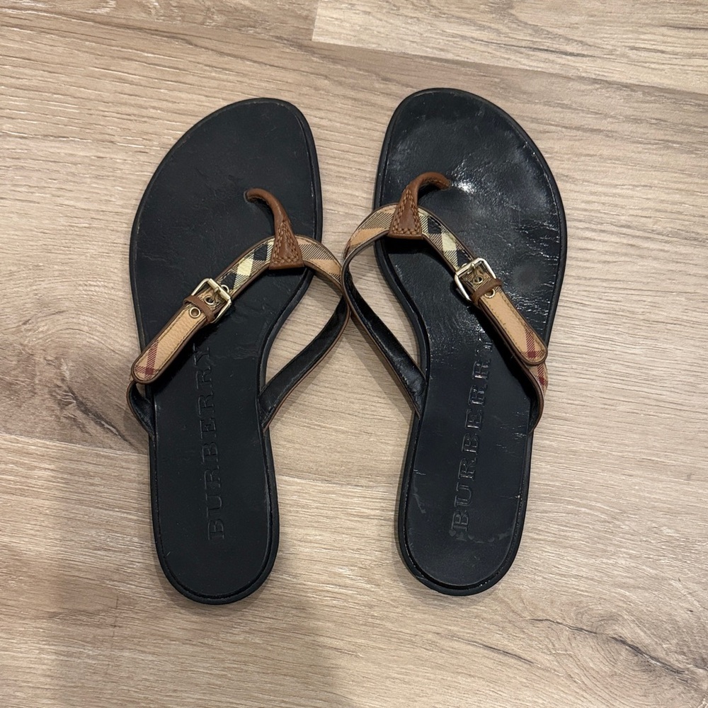 Burberry Black and Tan Flip Flops